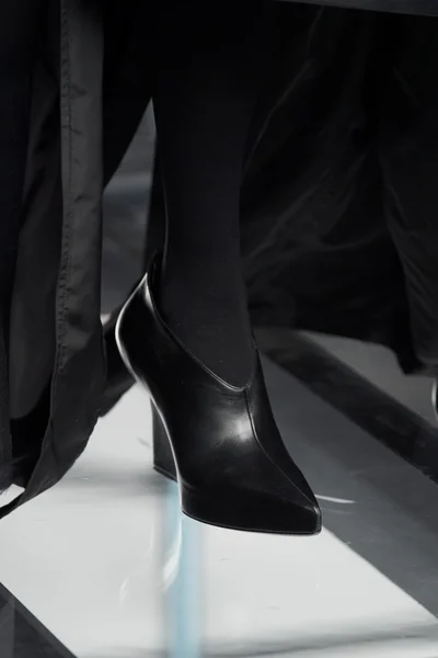 Look 180